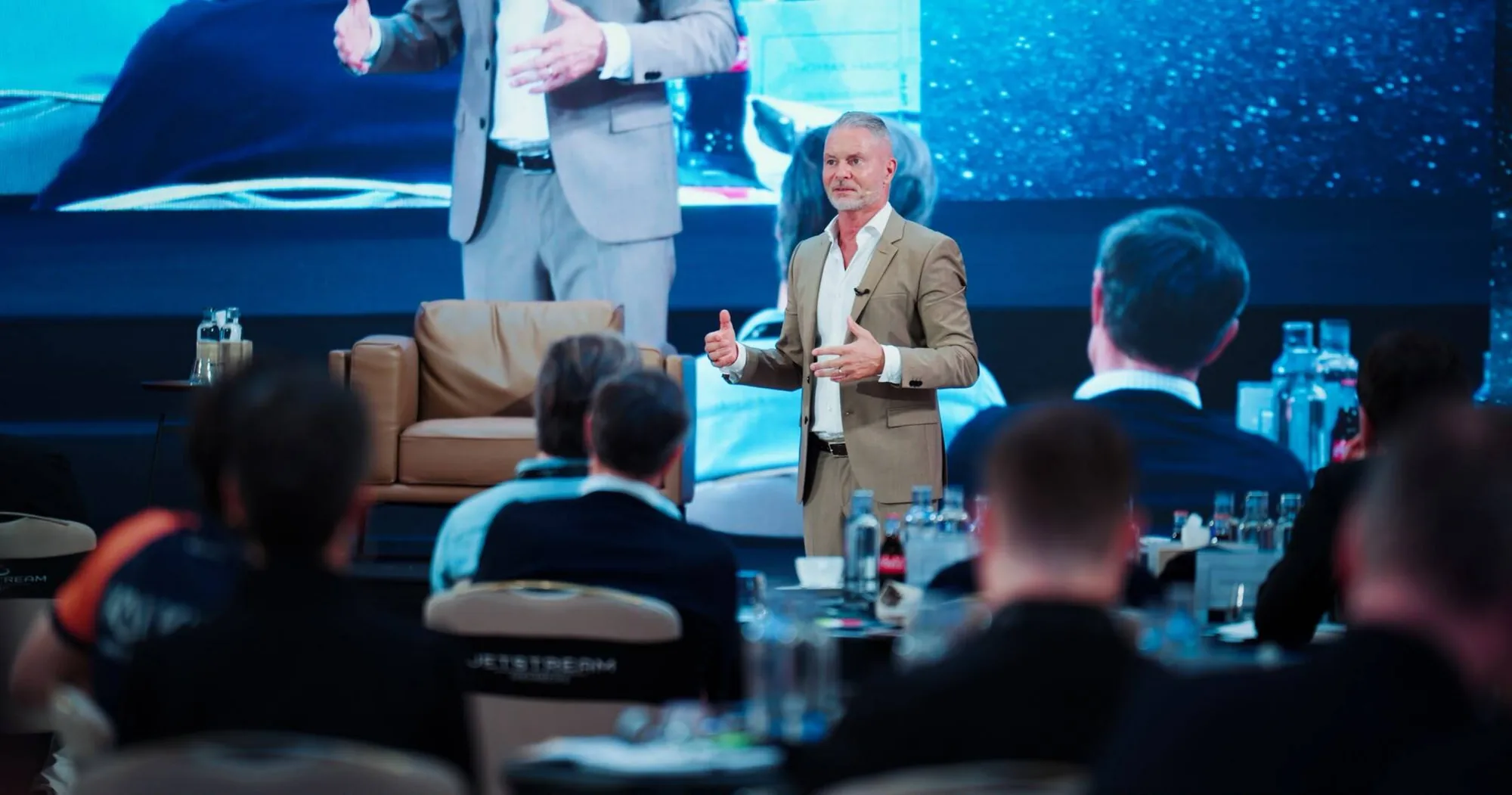 Dirk Kreuter on stage at a Jetstream meeting